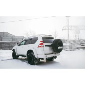 Бампер силовой задний Toyota Land Cruiser Prado 150 2017+ с квадратом под фаркоп, калиткой и противотуманными фарами