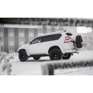 Бампер силовой задний Toyota Land Cruiser Prado 150 с квадратом под фаркоп, площадкой под лебедку, калиткой и противотуманными фарами