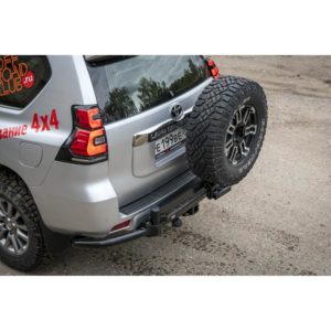 Бампер задний Toyota Land Cruiser Prado 150 c квадратом под фаркоп, калиткой, подсветкой номера