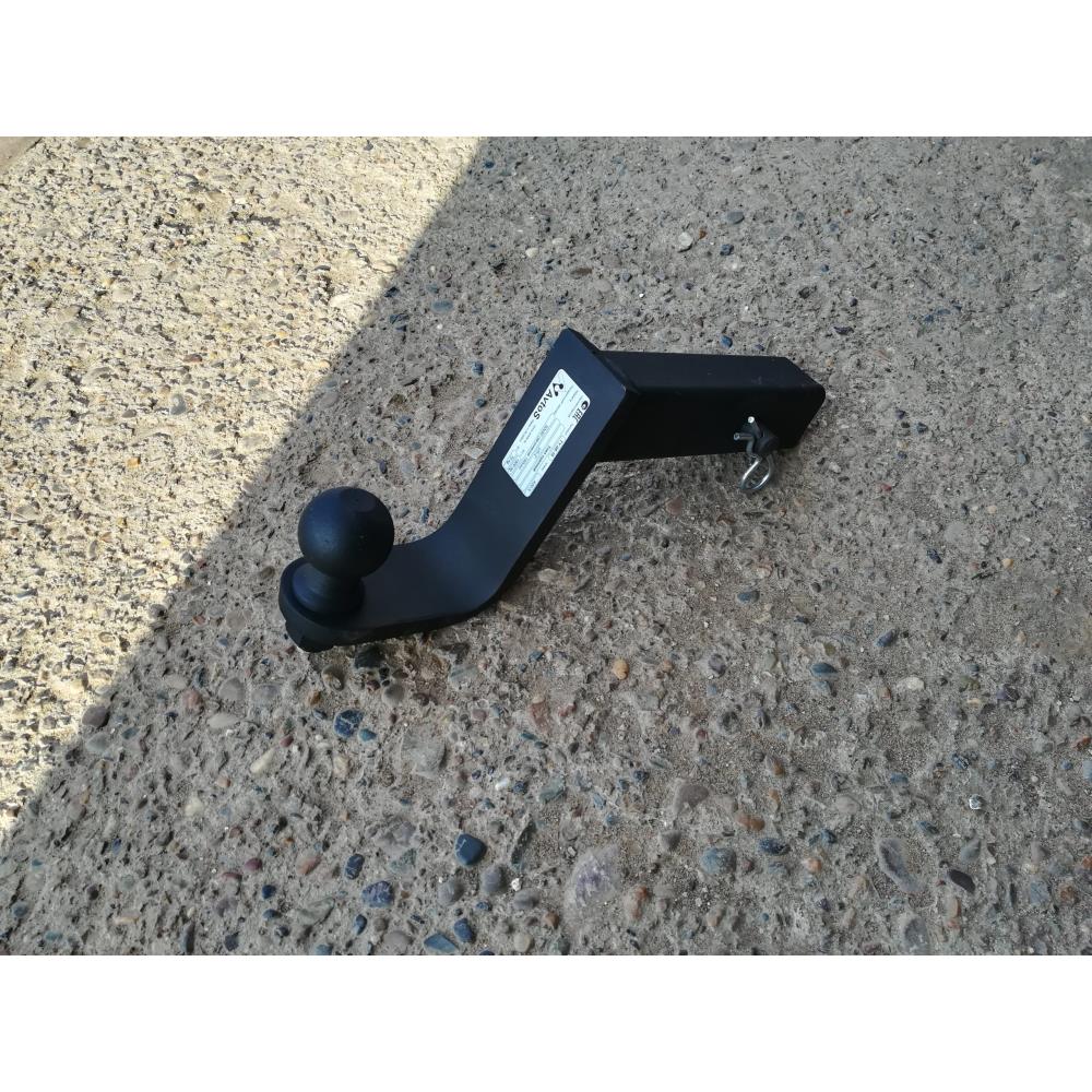 Переходник фаркопа в квадрат 50x50 с занижением 150 мм (шар черный 50 мм)