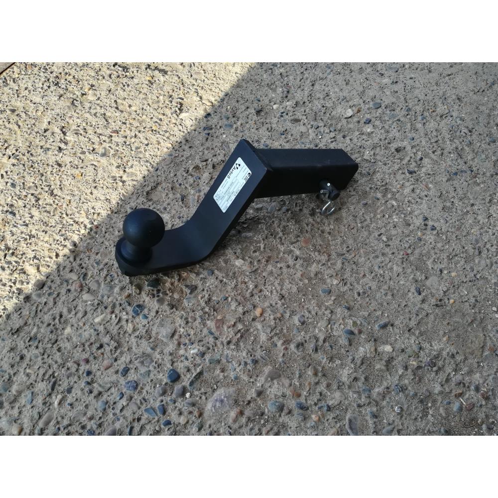 Переходник фаркопа в квадрат 50x50 с занижением 150 мм (шар черный 50 мм)